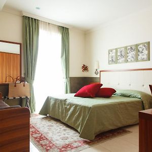 Deluxe Zimmer mit Kingsize-Bett